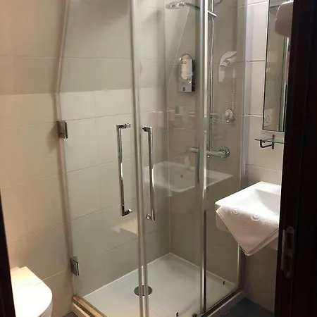 Hotel Kyriad Saint Quentin En Yvelines -