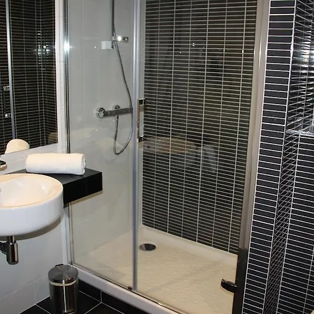 Kyriad Saint Quentin En Yvelines - Montigny-le-Bretonneux