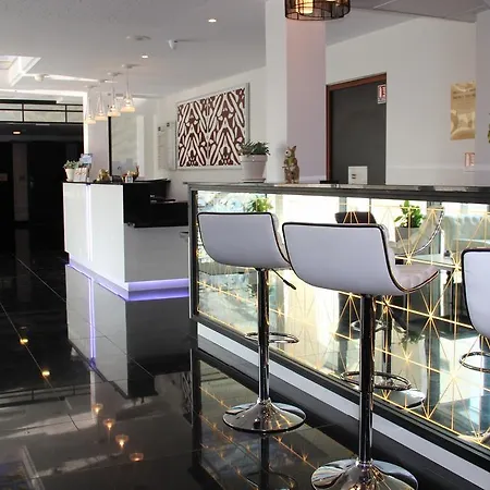 Hotel Kyriad Saint Quentin En Yvelines - 3*