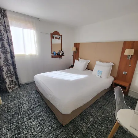 Hotel Kyriad Saint Quentin En Yvelines - Montigny-le-Bretonneux