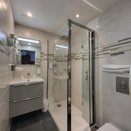 Kyriad Saint Quentin En Yvelines - Hotel 3*