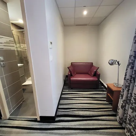 Hotel Kyriad Saint Quentin En Yvelines -