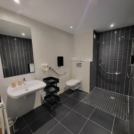 Hotel Kyriad Saint Quentin En Yvelines -