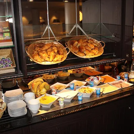 Kyriad Saint Quentin En Yvelines - Hotel Montigny-le-Bretonneux
