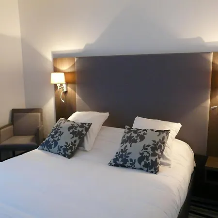 Kyriad Saint Quentin En Yvelines - 3* Montigny-le-Bretonneux