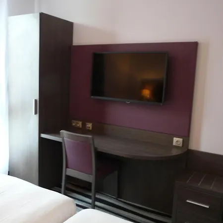 Kyriad Saint Quentin En Yvelines - Montigny-le-Bretonneux