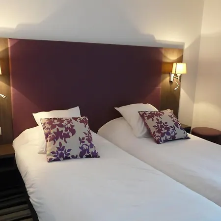 Hotel Kyriad Saint Quentin En Yvelines - 3*