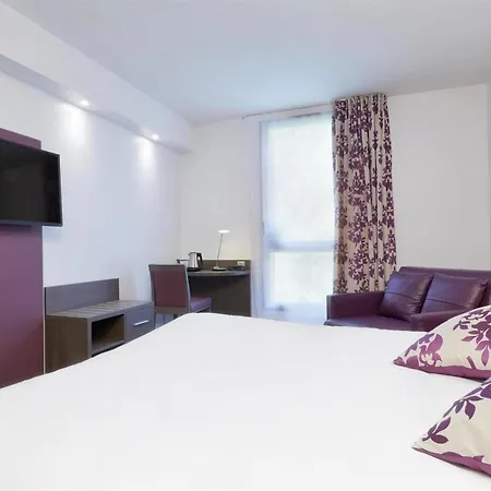 Kyriad Saint Quentin En Yvelines - Hotel Montigny-le-Bretonneux