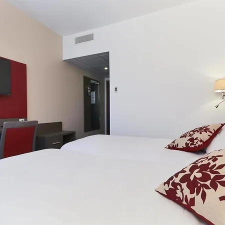 Kyriad Saint Quentin En Yvelines - Montigny-le-Bretonneux