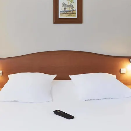 Kyriad Saint Quentin En Yvelines - 3*