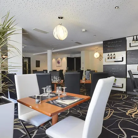 Kyriad Saint Quentin En Yvelines - Hotel