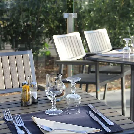 Kyriad Saint Quentin En Yvelines - 3* Montigny-le-Bretonneux