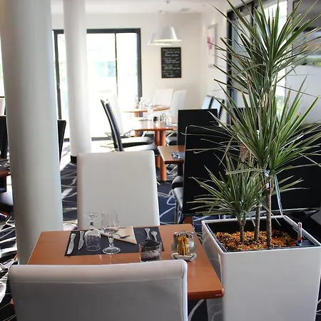 Kyriad Saint Quentin En Yvelines - Hotel Montigny-le-Bretonneux